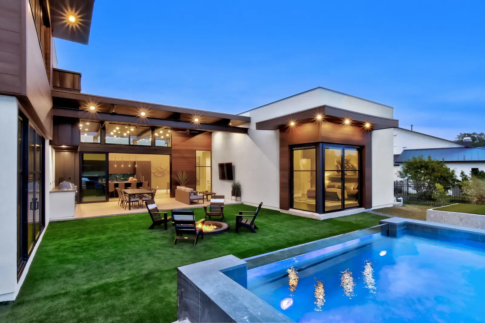 Pool and outdoor kitchen at 62 Via Aragon
